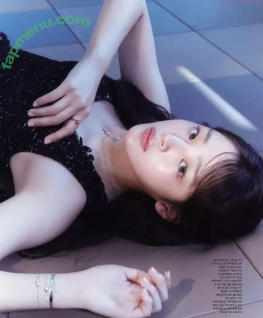 Minji nude photo #0766 (lovres_min__ / miniwithtattoos / newjeans_official)