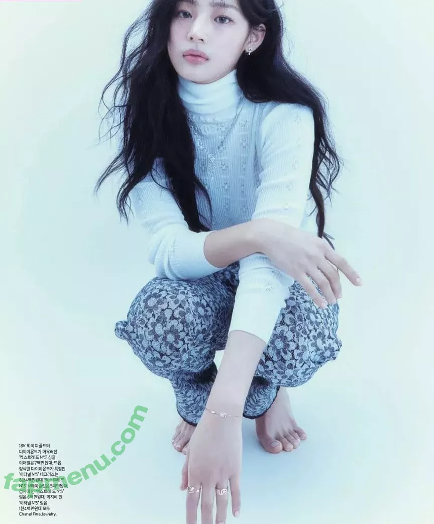 Minji nude photo #0783 (lovres_min__ / miniwithtattoos / newjeans_official)