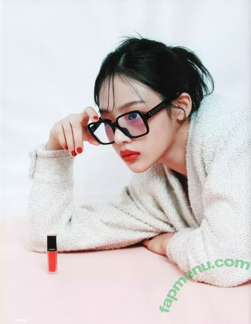 Minji nude photo #0798 (lovres_min__ / miniwithtattoos / newjeans_official)