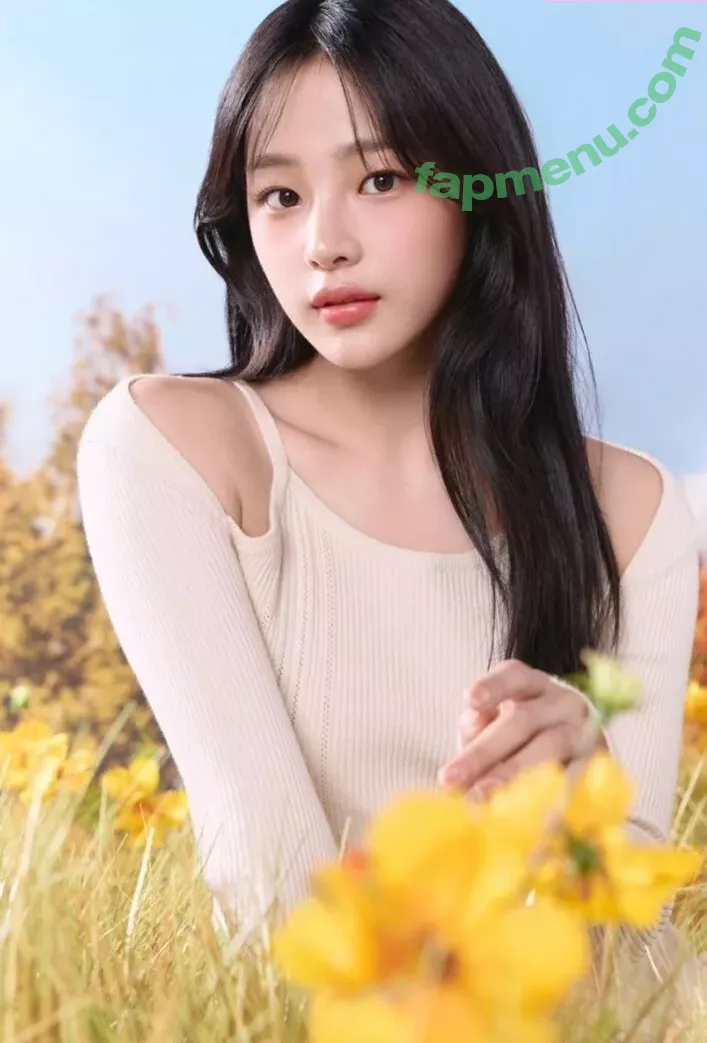 Minji nude photo #0837 (lovres_min__ / miniwithtattoos / newjeans_official)