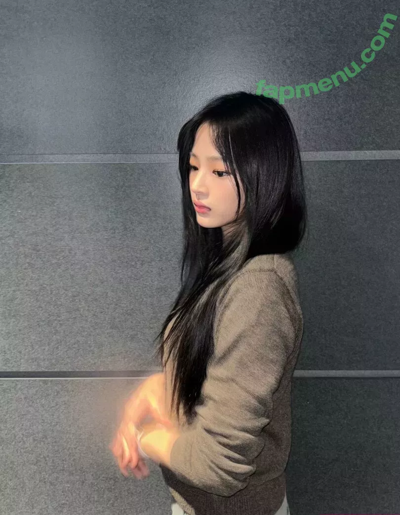 Minji nude photo #0839 (lovres_min__ / miniwithtattoos / newjeans_official)