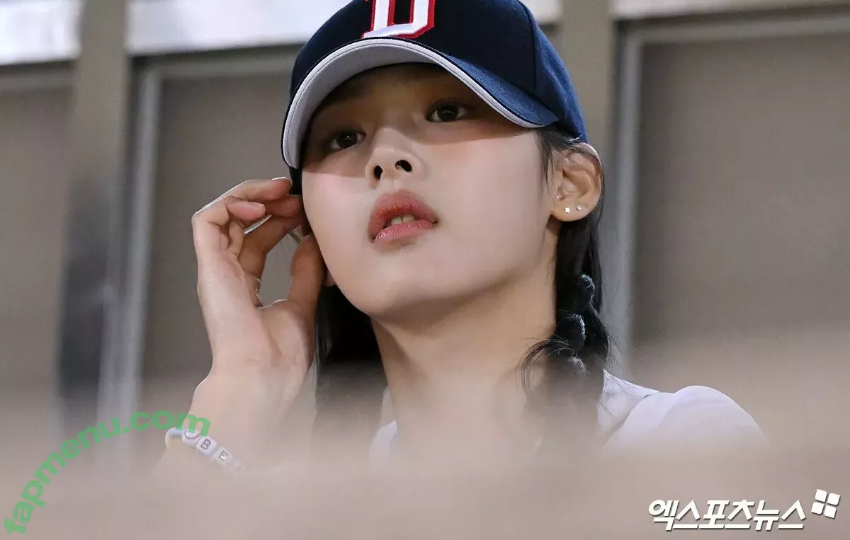 Minji nude photo #0847 (lovres_min__ / miniwithtattoos / newjeans_official)