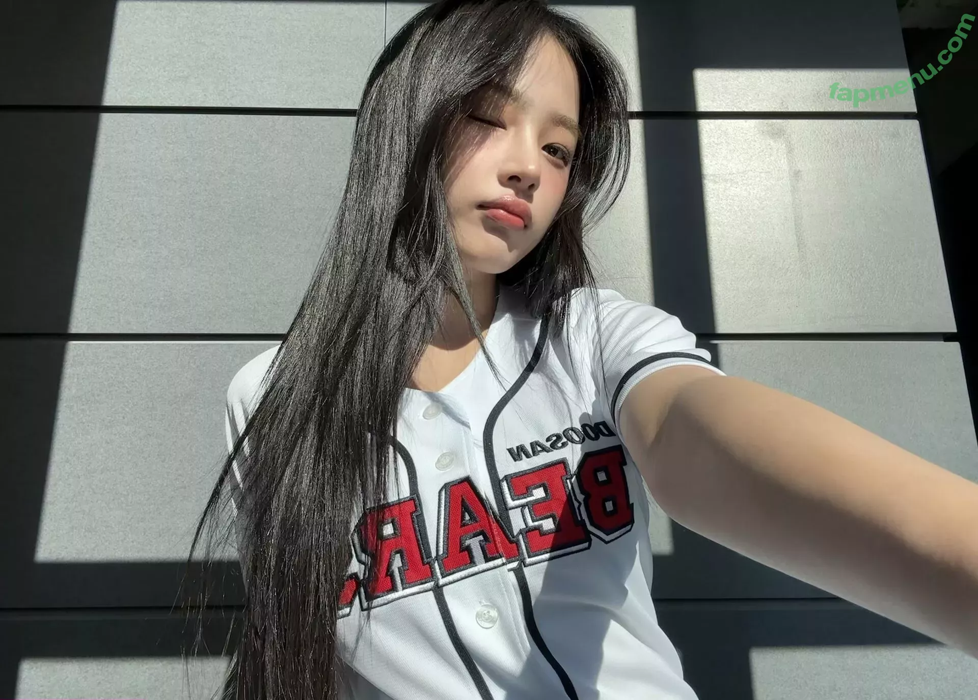 Minji nude photo #0856 (lovres_min__ / miniwithtattoos / newjeans_official)