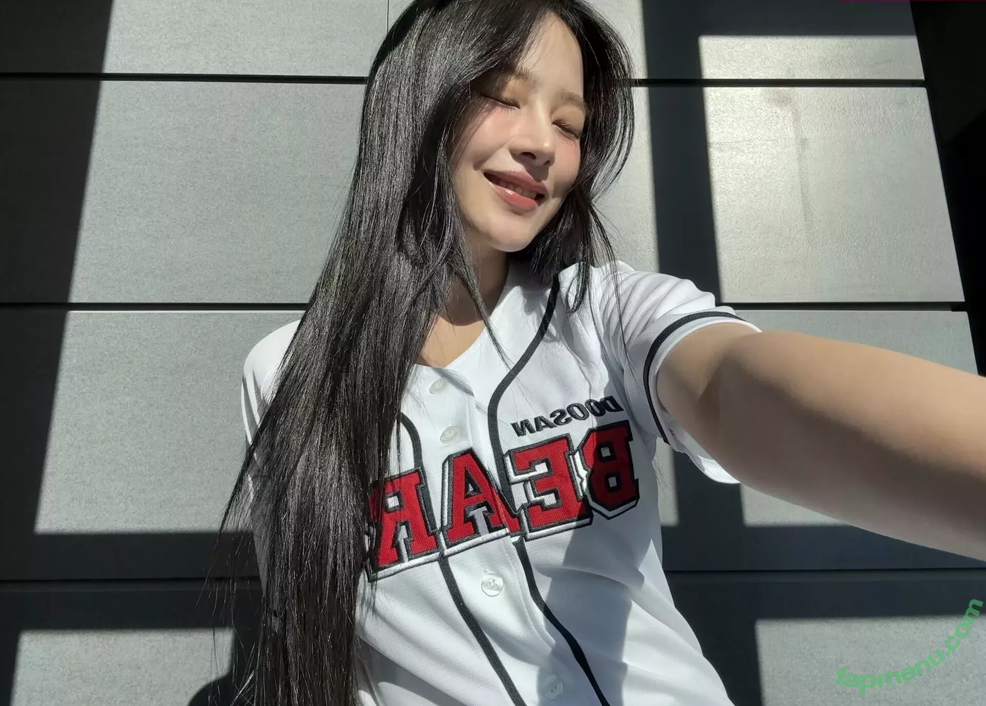 Minji nude photo #0858 (lovres_min__ / miniwithtattoos / newjeans_official)