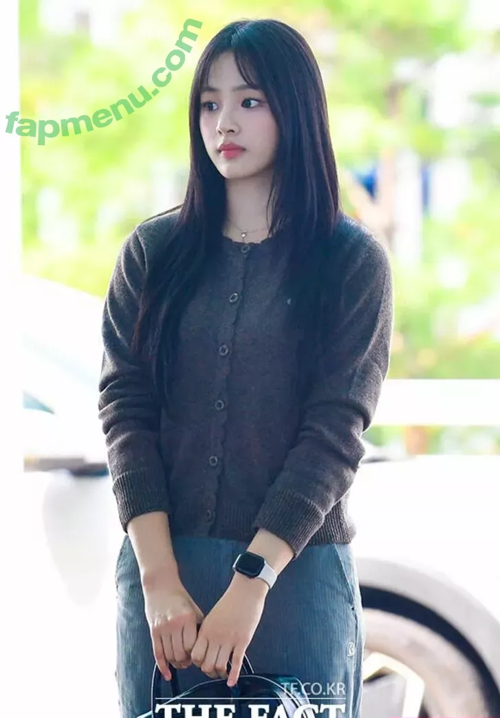Minji nude photo #0870 (lovres_min__ / miniwithtattoos / newjeans_official)