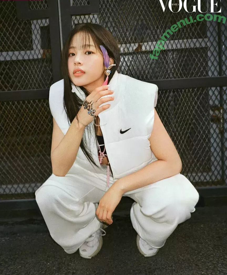 Minji nude photo #0971 (lovres_min__ / miniwithtattoos / newjeans_official)