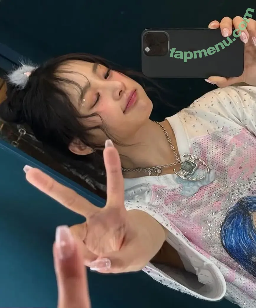 Minji nude photo #1171 (lovres_min__ / miniwithtattoos / newjeans_official)