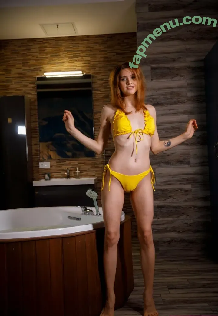 Minni Love nude photo #0032 (dressforu6)