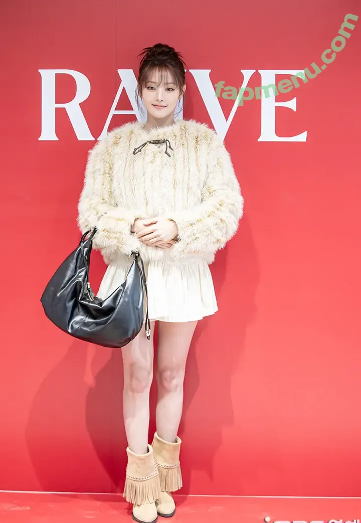 Minnie (Nicha Yontararak - I-dle nude photo #0245 ((GI-dle / min.nicha)