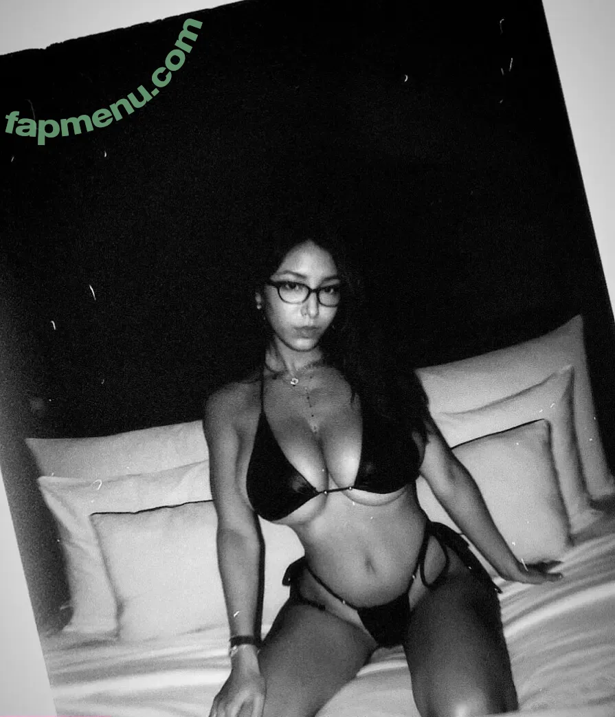 miomizuno621 nude photo #0018 (miomizuno621)