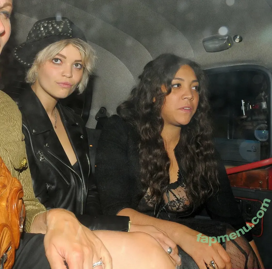 Miquita Oliver nude photo #0028 (miquitaoliver)