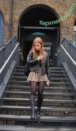 mira.004 / model_mira nude photo #3675