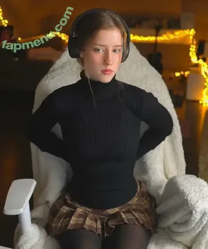 mira.004 / model_mira nude photo #3730