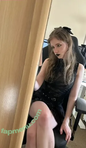 mira.004 / model_mira nude photo #4000