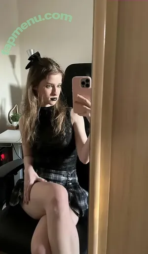 mira.004 / model_mira nude photo #4004