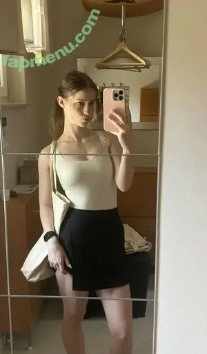 mira.004 / model_mira nude photo #4041