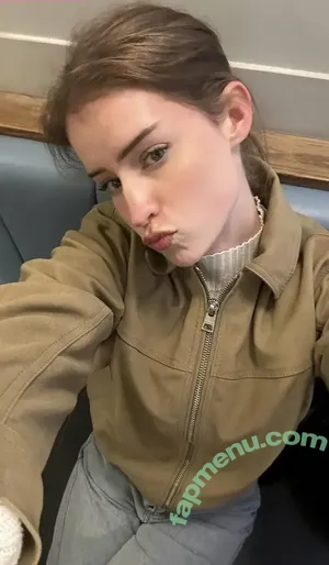 mira.004 / model_mira nude photo #4044