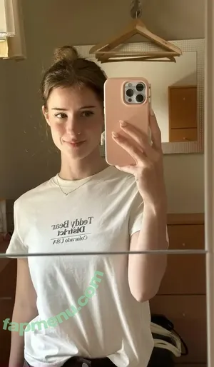 mira.004 / model_mira nude photo #4077