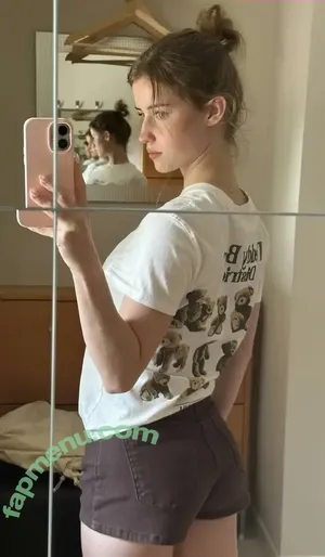 mira.004 / model_mira nude photo #4082