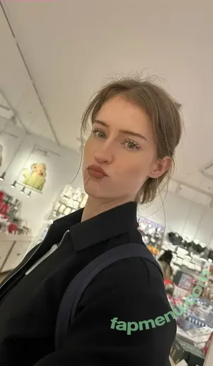 mira.004 / model_mira nude photo #4090