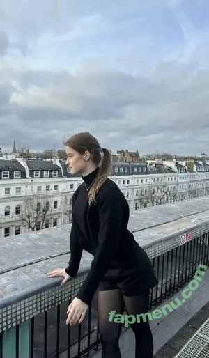 mira.004 / model_mira nude photo #4201