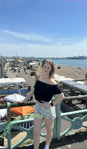 mira.004 / model_mira nude photo #4247