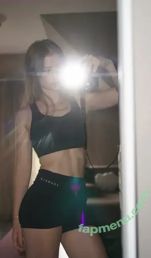 mira.004 / model_mira nude photo #4258