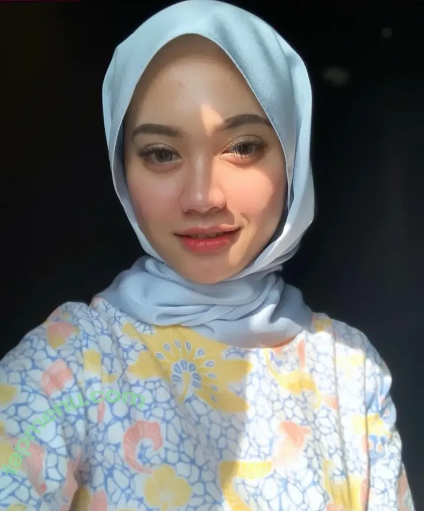 Mira Syafira nude photo #0016 (SerigalaCantik / mirasyafira_ / notyourmak__)