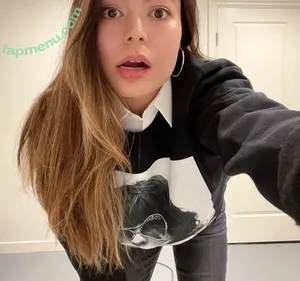 Miranda Cosgrove / MirandaCosgrove / onlyfanssz nude photo #0100