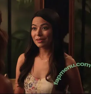 Miranda Cosgrove / MirandaCosgrove / onlyfanssz nude photo #0387