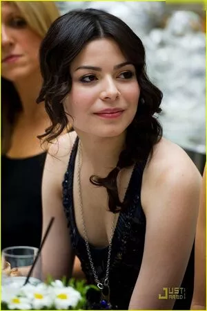 Miranda Cosgrove / MirandaCosgrove / onlyfanssz nude photo #0487