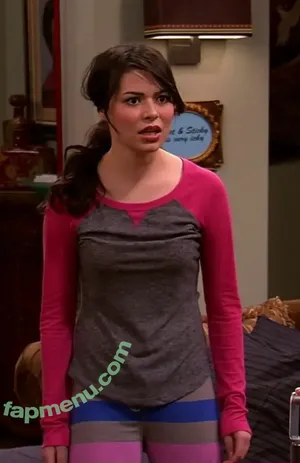 Miranda Cosgrove / MirandaCosgrove nude photo #0600