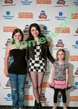 Miranda Cosgrove / MirandaCosgrove nude photo #0609