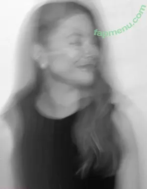 Miranda Cosgrove / MirandaCosgrove / onlyfanssz nude photo #0708