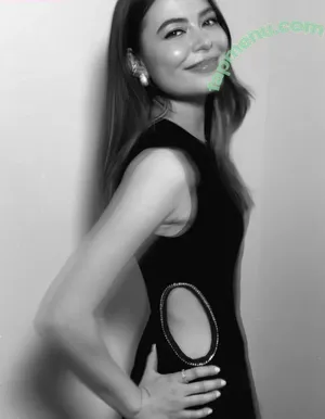 Miranda Cosgrove / MirandaCosgrove / onlyfanssz nude photo #0710