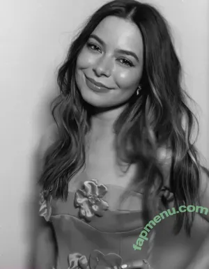 Miranda Cosgrove / MirandaCosgrove / onlyfanssz nude photo #0739