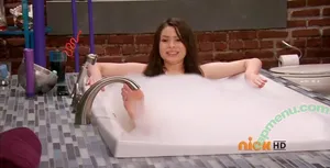 Miranda Cosgrove / MirandaCosgrove / onlyfanssz nude photo #0781