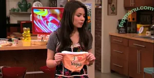 Miranda Cosgrove / MirandaCosgrove / onlyfanssz nude photo #0791