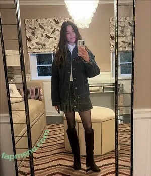 Miranda Cosgrove / MirandaCosgrove / onlyfanssz nude photo #0796