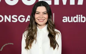 Miranda Cosgrove / MirandaCosgrove / onlyfanssz nude photo #0810