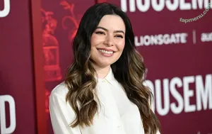 Miranda Cosgrove / MirandaCosgrove / onlyfanssz nude photo #0811
