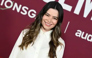 Miranda Cosgrove / MirandaCosgrove / onlyfanssz nude photo #0812