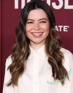 Miranda Cosgrove / MirandaCosgrove / onlyfanssz nude photo #0814