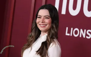 Miranda Cosgrove / MirandaCosgrove / onlyfanssz nude photo #0823