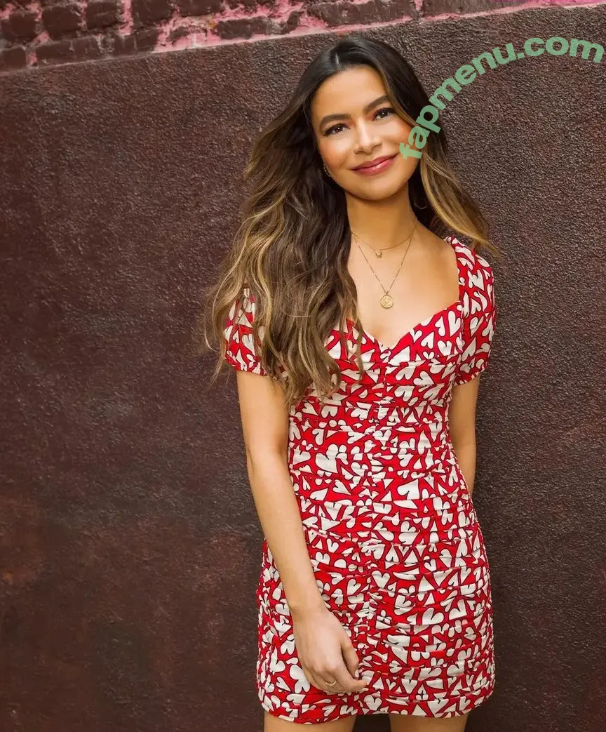 Miranda Cosgrove nude photo #0006 (MirandaCosgrove / onlyfanssz)