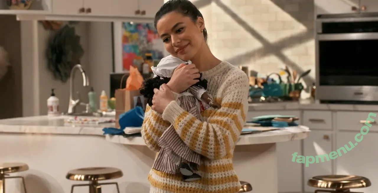 Miranda Cosgrove nude photo #0028 (MirandaCosgrove / onlyfanssz)