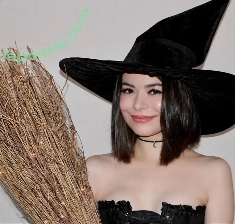 Miranda Cosgrove nude photo #0321 (MirandaCosgrove / onlyfanssz)