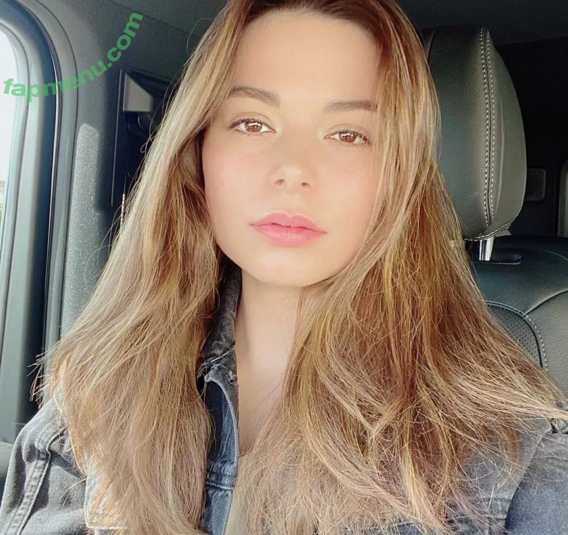 Miranda Cosgrove nude photo #0330 (MirandaCosgrove / onlyfanssz)