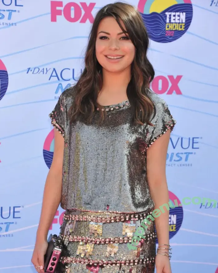 Miranda Cosgrove nude photo #0422 (MirandaCosgrove / onlyfanssz)