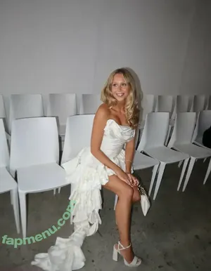 Miranda McKeon / miranda.mckeon nude photo #0001